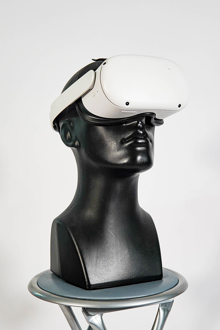 Noise Canceling Headphones - Image 3